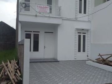 Rumah Nyaman Cisaranten Dekat Arcamik dan Antapani