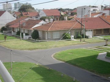 MAR DEL PLATA. TRIPLEX A ESTRENAR FRENTE AL MAR. SIN EXPENSAS!!