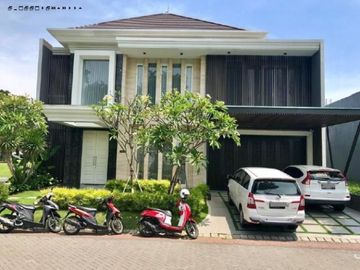 Rumah Long beach Pakuwon city Hadap selatan Full furnished