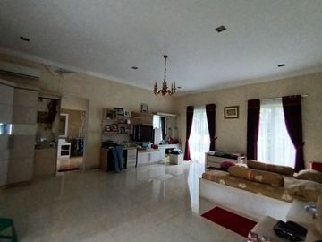 Rumah mewah swimmingpool posisi hook Sentul City bogor