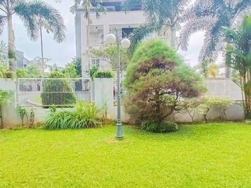 Rumah mewah swimmingpool posisi hook Sentul City bogor