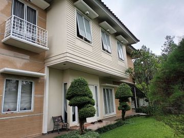 Rumah mewah swimmingpool posisi hook Sentul City bogor