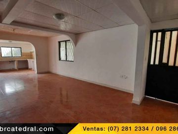 Casa de venta en Via Patamarca – código:18026