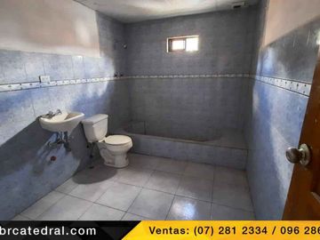 Casa de venta en Via Patamarca – código:18026