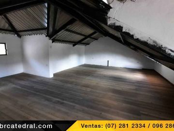 Casa de venta en Via Patamarca – código:18026
