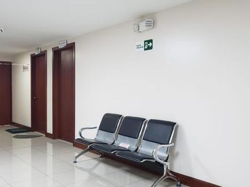 Oficina por Estrenar de Venta, En Cuenca Sector Av. de las Américas