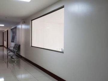 Oficina por Estrenar de Venta, En Cuenca Sector Av. de las Américas