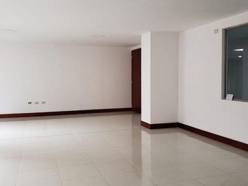 Oficina por Estrenar de Venta, En Cuenca Sector Av. de las Américas