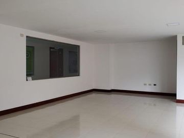 Oficina por Estrenar de Venta, En Cuenca Sector Av. de las Américas