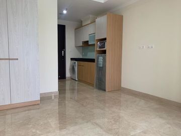 Apartemen menteng park,lantai 17,semi furnish,harga 1M nego