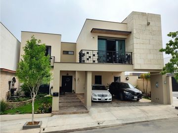 Casa en Venta VALLE DE CUMBRES MZC