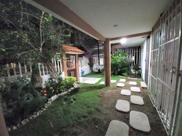 CASA EN COL PETROLERA CON 3 DEPARTAMENTOS ACCESO INDEPENDIENTE $4,650,000.00