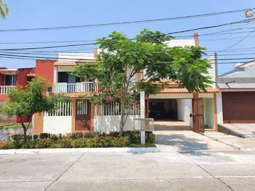 CASA EN COL PETROLERA CON 3 DEPARTAMENTOS ACCESO INDEPENDIENTE $4,650,000.00