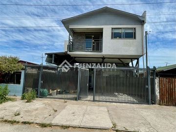 Casa en venta de 6 dorm. en Pudahuel
