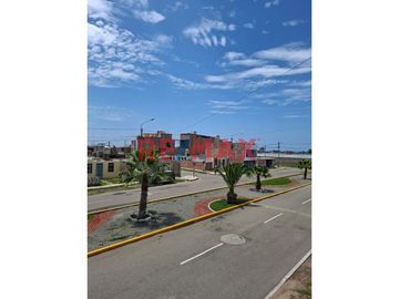 Descubre la comodidad y la elegancia en Pimentel, Chiclayo, con este exclusivo departamento Flat. 📍 Ubicado en la Mz B lote 67 Urb. La Ensenada III Et