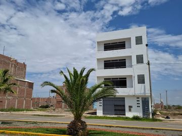 Descubre la comodidad y la elegancia en Pimentel, Chiclayo, con este exclusivo departamento Flat. 📍 Ubicado en la Mz B lote 67 Urb. La Ensenada III Et