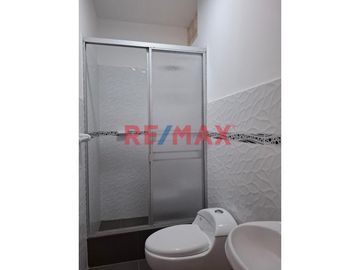 Descubre la comodidad y la elegancia en Pimentel, Chiclayo, con este exclusivo departamento Flat. 📍 Ubicado en la Mz B lote 67 Urb. La Ensenada III Et