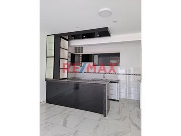 Descubre la comodidad y la elegancia en Pimentel, Chiclayo, con este exclusivo departamento Flat. 📍 Ubicado en la Mz B lote 67 Urb. La Ensenada III Et