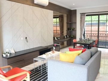 Rumah baru keluarga Dekat Blok M Jakarta Selatan