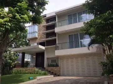DELATINOS BSD RUMAH 3 LANTAI HOEK SHM LUAS 263 DIJUAL