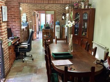 Importante propiedad en zona residencial