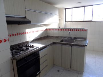 apartamento en arriendo en altos de riomar. Cod A91573