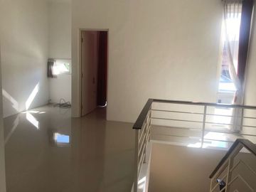 Jual Rumah Baru Siap Huni Semolowaru Selatan Surabaya