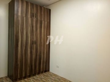 Modern Townhouse for Sale in Kamias near Edsa PH1021