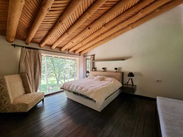 CASA EN VENTA DENTRO DE CLUB DE GOLF AVANDARO