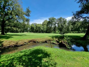 CASA EN VENTA DENTRO DE CLUB DE GOLF AVANDARO