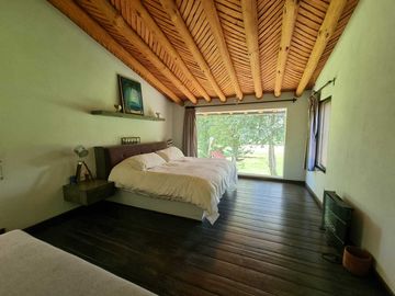CASA EN VENTA DENTRO DE CLUB DE GOLF AVANDARO