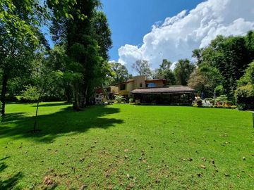 CASA EN VENTA DENTRO DE CLUB DE GOLF AVANDARO