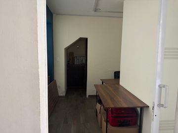 Edificio de 4 niveles en venta en la Colonia San José Mayorazgo, a un costado de Club de Golf