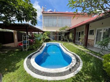 Dijual Rumah Besar konsep Villa ada Private Pool