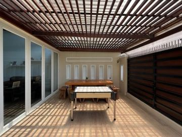 Dijual Rumah Besar konsep Villa ada Private Pool