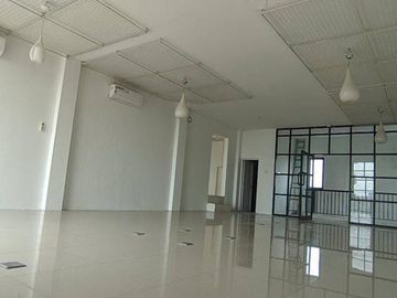 2103. Jual Ruko Jejer 3 Lantai Stategis Surabaya Jambangan