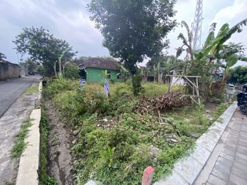 Rumah Mewah Konsep Klasik Lahan Luas Lokasi Depan Candi Prambanan