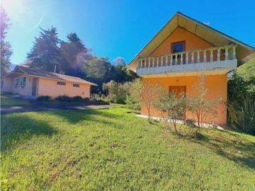 VENDO CASA DE 7HABITACIONES EN CERRO PUNTA