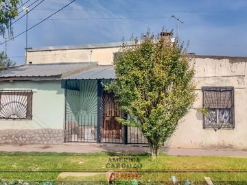 CASA 4 AMBIENTES, MAS DEPTO. INDEPENDIENTE, MERLO