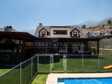 Se vende hermosa y amplia casa en Sector Alto Macul