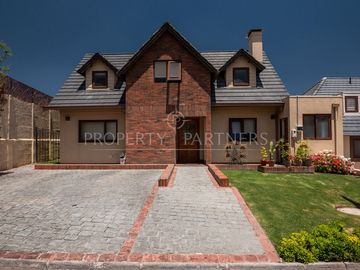 Se vende hermosa y amplia casa en Sector Alto Macul