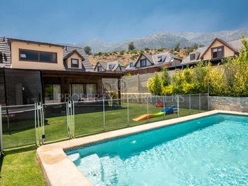 Se vende hermosa y amplia casa en Sector Alto Macul