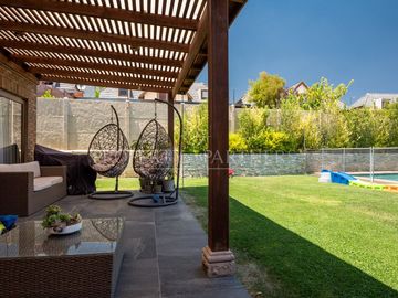 Se vende hermosa y amplia casa en Sector Alto Macul