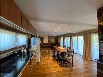 VENTA DE CASA EN BOULEVARD ICARO Y DE LAS NEREIDAS PINAMAR