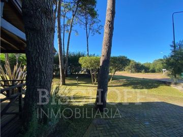 VENTA DE CASA EN BOULEVARD ICARO Y DE LAS NEREIDAS PINAMAR
