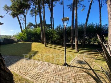 VENTA DE CASA EN BOULEVARD ICARO Y DE LAS NEREIDAS PINAMAR