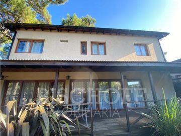 VENTA DE CASA EN BOULEVARD ICARO Y DE LAS NEREIDAS PINAMAR