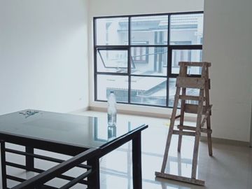 Rumah LUX minimalis posisi hook di antapani dekat arcamanik