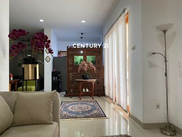 Dijual Rumah Hook 2 Lantai Di Dalam Cluster  Di Jakarta Selatan