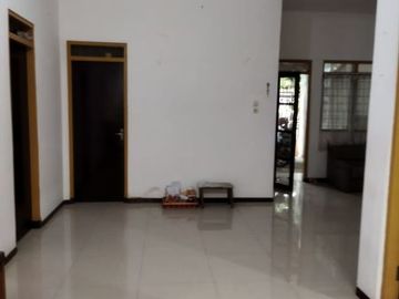 Dijual Cepat Rumah Lokasi di Wisma Permai Barat, Surabaya
